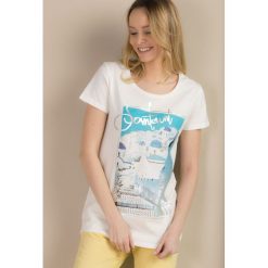 T-shirt z wakacyjnym printem. Szare t-shirty damskie marki Monnari, z nadrukiem, z bawełny. Za 39,95 zł.
