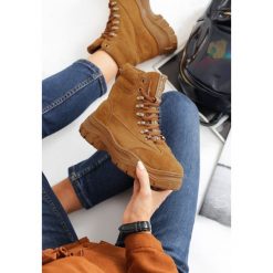 Camelowe Traperki Chaparral. Brązowe sneakersy damskie Renee. Za 129,99 zł.
