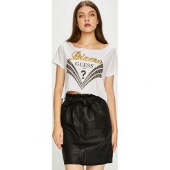 Guess Jeans - Top. Białe topy damskie marki Guess Jeans, s, z nadrukiem, z bawełny, z okrągłym kołnierzem. W wyprzedaży za 129,90 zł.