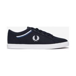 Fred Perry Tenisówki Niebieski. Niebieskie trampki męskie Fred Perry, bez wzorów, z materiału, bez zapięcia. Za 395,95 zł.