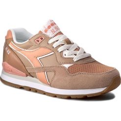 Sneakersy DIADORA - N-92 Wnt 501.170943 01 50045 Dusty Coral. Pomarańczowe półbuty damskie Diadora, z zamszu. W wyprzedaży za 269,00 zł.