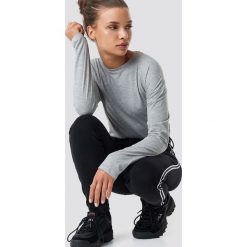 NA-KD Basic Top basic z długim rękawem - Grey. Szare topy damskie marki NA-KD Basic, bez wzorów, z bawełny, z okrągłym kołnierzem. Za 72,95 zł.