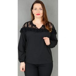 Elegancka czarna wizytowa bluzka z koronką OVERSIZE XXL. Czarne bluzki damskie Moda Size Plus Iwanek, do pracy, s, w koronkowe wzory, z tkaniny, eleganckie, z klasycznym kołnierzykiem, plus size, bez rękawów. Za 119,90 zł.