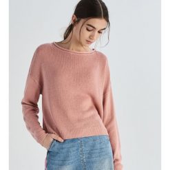 Krótki sweter - Różowy. Różowe swetry klasyczne damskie marki Sinsay, s. Za 49,99 zł.