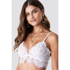 NA-KD Lingerie Biustonosz z koronkowym paskiem - White. Białe biustonosze NA-KD Lingerie, w koronkowe wzory, z koronki. Za 72,95 zł.