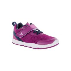 Buty do gimnastyki 570 I MOVE BREATH++. Różowe buciki niemowlęce DOMYOS, z poliesteru, bez zapięcia. Za 79,99 zł.