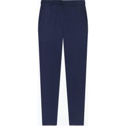 Spodnie chino "Dalida" w kolorze granatowym. Niebieskie spodnie damskie American Vintage, xs, z wiskozy. W wyprzedaży za 193,95 zł.