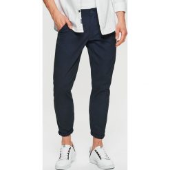 Spodnie CHINO z kolekcji BASIC - Niebieski. Niebieskie chinosy męskie marki Cropp, m. Za 89,99 zł.