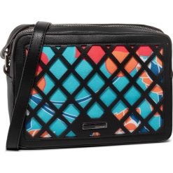 Torebka MONNARI - BAG2510-020 Black. Czarne listonoszki damskie Monnari, bez wzorów, ze skóry ekologicznej, bez dodatków. W wyprzedaży za 129,00 zł.