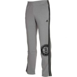 Adidas NBA Brooklyn Nets Pants AA7734. Szare spodnie męskie Adidas, s, bez wzorów, z bawełny. W wyprzedaży za 99,00 zł.