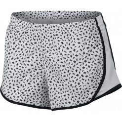 Nike Szorty Dziewczęce G Nk Short Tempo aop2 Black White S. Czarne spodenki dziewczęce marki Nike, sportowe. Za 109,00 zł.