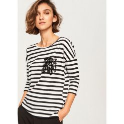 T-shirty damskie: Koszulka z imitacją kieszonki - Wielobarwn