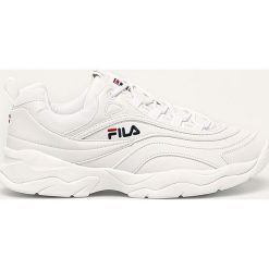 Fila - Buty Ray low. Białe sneakersy męskie Fila, ze skóry ekologicznej, na sznurówki. W wyprzedaży za 319,90 zł.