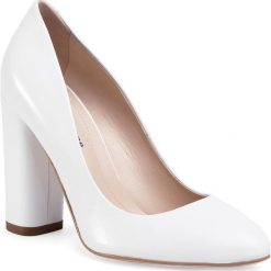 Półbuty SOLO FEMME - 45501-56-H52/000-04-0 Biały. Białe półbuty damskie Solo Femme, bez wzorów, ze skóry, bez obcasa, bez zapięcia. Za 339,00 zł.