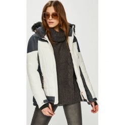 Killtec - Kurtka snowboardowa. Białe kurtki damskie marki KILLTEC, z poliesteru. W wyprzedaży za 699,90 zł.