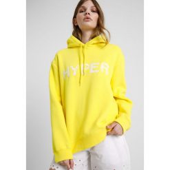 Samsøe & Samsøe HOODIE Bluza z kapturem blazing yellow. Żółte bluzy z kapturem damskie Samsøe & Samsøe, xl, z bawełny. Za 419,00 zł.