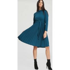 Miętowa Sukienka For You. Zielone sukienki damskie other, bez wzorów, z okrągłym kołnierzem, z długim rękawem, długie, midi, plisowane. Za 89,99 zł.
