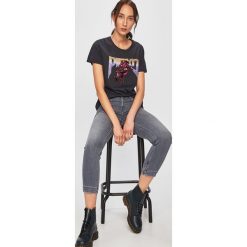 Pinko - T-shirt. Białe bluzki damskie Pinko, s, z aplikacjami, z bawełny, z okrągłym kołnierzem. W wyprzedaży za 359,90 zł.