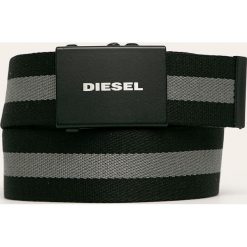 Diesel - Pasek. Czarne paski męskie Diesel, w paski, z poliesteru. W wyprzedaży za 139,90 zł.