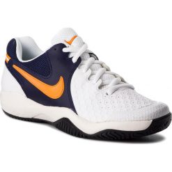 Buty NIKE - Air Zoom Resistance 918194 180 White/Orange Peel. Białe buty fitness męskie marki Nike, z syntetyku. W wyprzedaży za 229,00 zł.
