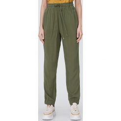 Spodnie joggery - Zielony. Zielone spodnie damskie Sinsay, s. Za 39,99 zł.