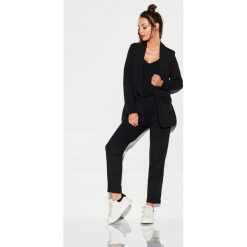 Marynarka basic czarny. Czarne spodnie damskie Lemoniade, m, bez wzorów. Za 159,90 zł.