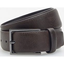Skórzany pasek - Brązowy. Brązowe paski męskie Reserved, w paski. Za 59,99 zł.