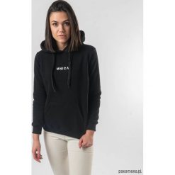 Czarna Damska Bluza Kangurka Z Kapturem I Haftem. Czarne bluzy damskie Pakamera, s, z haftami, bez rękawów, z kapturem. Za 99,00 zł.