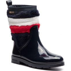 Kalosze TOMMY HILFIGER - Corporate Faux Fur Rain Boot FW0FW03616 Midnight 403. Niebieskie kalosze damskie TOMMY HILFIGER, bez wzorów, ze skóry ekologicznej. W wyprzedaży za 329,00 zł.