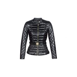 Kurtki pikowane Guess KIN. Czarne kurtki damskie marki Guess, s, z aplikacjami, bez kaptura. Za 789,00 zł.