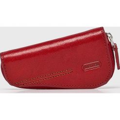 VIP COLLECTION - Etui na klucze skórzane London. Czerwone etui męskie marki VIP COLLECTION, ze skóry. W wyprzedaży za 59,90 zł.