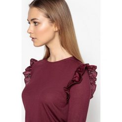 Bluzki, topy, tuniki: T-shirt z falbankami na ramionach