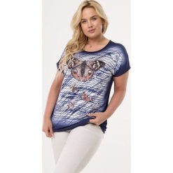 Granatowa Bluzka Stature. Niebieskie bluzki damskie Born2be, xl, z nadrukiem, klasyczne, z okrągłym kołnierzem, z krótkim rękawem. Za 39,99 zł.