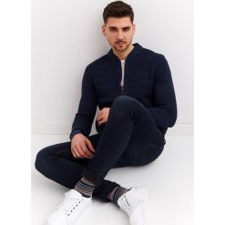 Kardigan typu bomber. Niebieskie swetry męskie Top Secret, na zimę, xxl, bez wzorów, z dzianiny, eleganckie. W wyprzedaży za 49,99 zł.