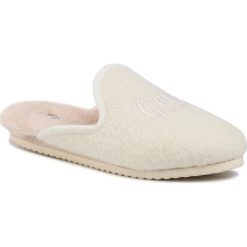 Kapcie GANT - Lazy 19598961 Cream G21. Brązowe klapki damskie GANT, bez wzorów, z wełny, bez obcasa. W wyprzedaży za 159,00 zł.