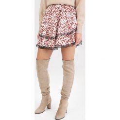 Camelowa Spódnica Phisney. Brązowe spódniczki damskie Born2be, s, bez wzorów, mini. Za 89,99 zł.