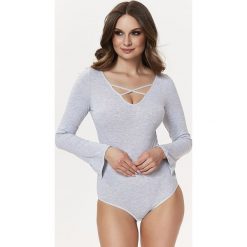 Damskie body Molly. Szare bluzki body Astratex, w paski, z bawełny. Za 82,99 zł.