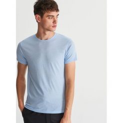 Gładki T-shirt - Niebieski. Niebieskie t-shirty męskie Reserved, s, bez wzorów, bez kołnierzyka. Za 19,99 zł.
