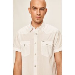 Wrangler - Koszula. Białe koszule męskie Wrangler, s, bez wzorów, z bawełny, klasyczne, z klasycznym kołnierzykiem, bez rękawów. W wyprzedaży za 149,90 zł.