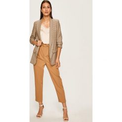 Answear - Żakiet. Pomarańczowe kamizelki damskie ANSWEAR, s, bez wzorów, z elastanu. W wyprzedaży za 179,90 zł.