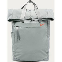 Nike - Plecak. Czarne plecaki damskie Nike, bez wzorów, z poliesteru. Za 189,90 zł.