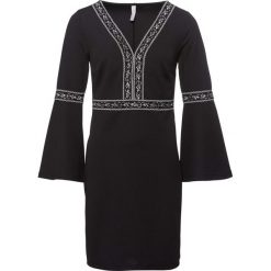 Sukienka bonprix czarny. Czarne sukienki damskie bonprix, do pracy, bez wzorów, z koronki, biznesowe, bez kołnierzyka, bez rękawów. Za 109,99 zł.