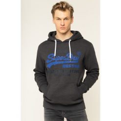 Bluza Superdry Shop Duo M20004NS. Szare bluzy męskie Superdry, m, bez wzorów, z bawełny, bez kołnierzyka, bez rękawów, bez kaptura. W wyprzedaży za 269,00 zł.