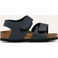 Birkenstock - Sandały dziecięce Palu Logo. Niebieskie sandały chłopięce Birkenstock, ze skóry ekologicznej, bez zapięcia. Za 219,90 zł.