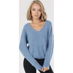 Niebieski Sweter Teledice. Niebieskie swetry damskie Born2be, s, bez wzorów, bez rękawów, bez kaptura. Za 129,99 zł.