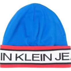 Czapka CALVIN KLEIN JEANS - J Punk Stripe Beanie K50K505324 Red/Blue/White CIX. Niebieskie czapki damskie Calvin Klein Jeans, na zimę, bez wzorów, z jeansu. W wyprzedaży za 139,00 zł.