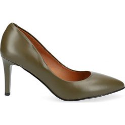 Szpilki khaki. Zielone czółenka damskie Arturo Vicci, do pracy, bez wzorów, ze skóry, eleganckie, bez obcasa, na obcasie, bez zapięcia. Za 269,00 zł.