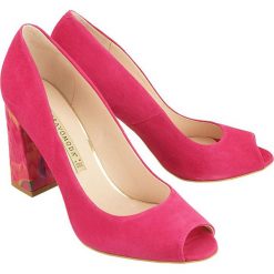 BRAVO MODA 1603 pink zamsz+papuga, czółenka damskie. Różowe czółenka damskie Bravo Moda, bez wzorów, ze skóry, bez obcasa, na obcasie. Za 279,90 zł.