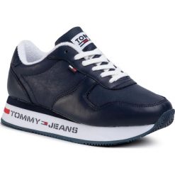 Sneakersy TOMMY JEANS - Flatform Runner Sneaker EN0EN00778 Twilight Navy C87. Niebieskie półbuty damskie Tommy Jeans, z jeansu. Za 449,00 zł.