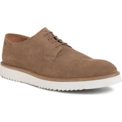 Półbuty CLARKS - Ernest Walk 261497107 Dark Sand Suede. Pomarańczowe półbuty męskie Clarks, na co dzień, bez wzorów, ze skóry, bez zapięcia. W wyprzedaży za 359,00 zł.